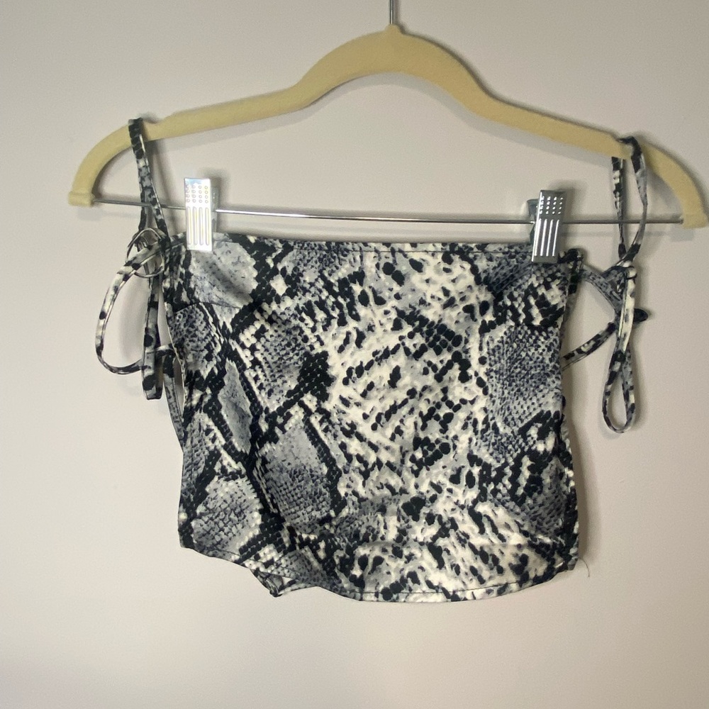 2 TOPS- princess polly backless tank&one arm top